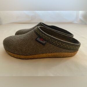 Stegmann Gray wool clogs Sz 7.5